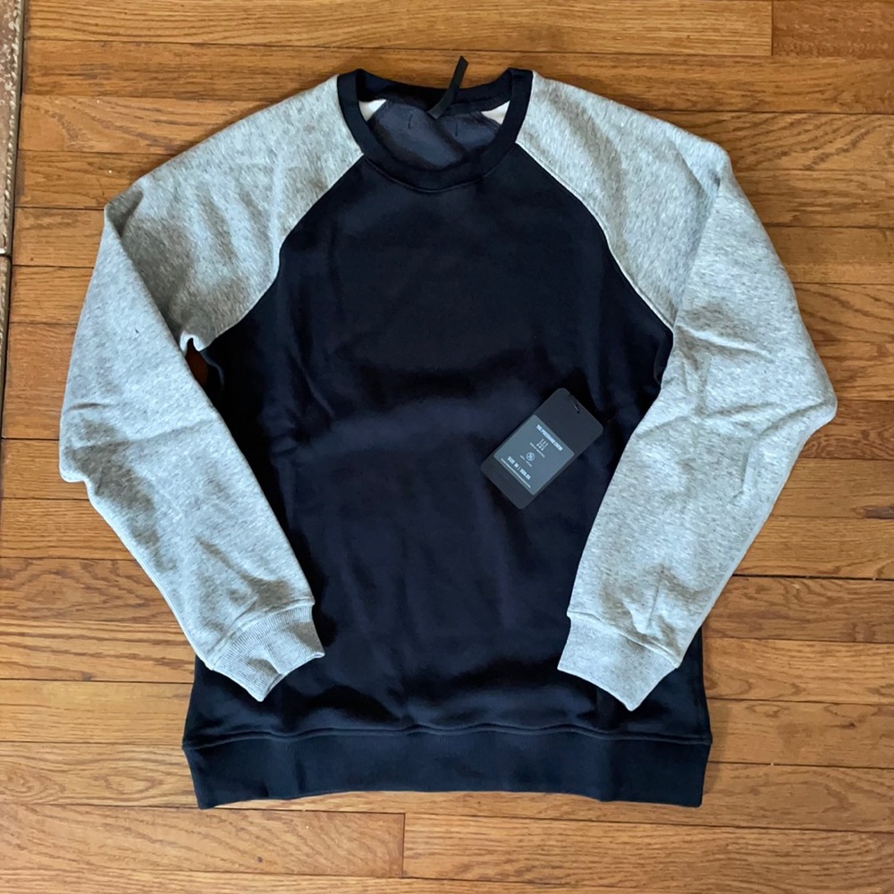 NWT men’s fabletics black and gray crew neck sweatshirt